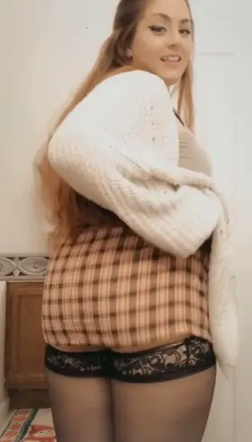 I 🖤 thigh high stockings