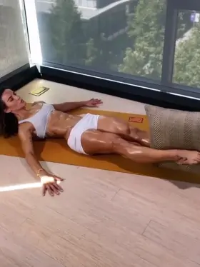 Fitness instructor and model Senada Greca [gif]