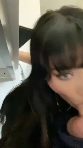 26[F4A]Up:vo:te that if your dick is bigger than 4.2 inchesSna: miasinf