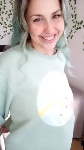 Can my cute face and cuter body get you hard? 👉🏻👈🏻