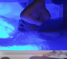 I fuck my hubby in the hot tub
