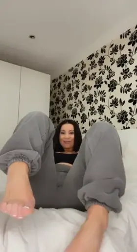 Netflix and chill ? 😈