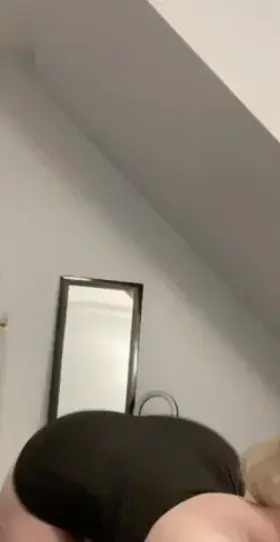 bent over twerking😏