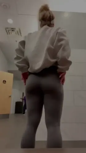 Ass flash in the gym locker room at peek hours