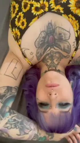 Lay in bed with me 🦋