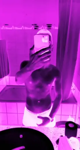 Does a teen cock (m) make any girl wet?🥺