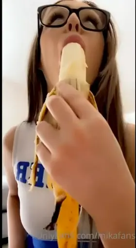 Mik@fans (insta celeb) latest Onlyfans mega pack link in comments