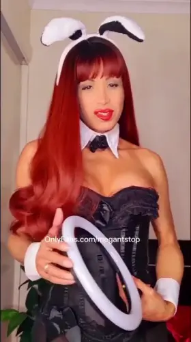 Look what this bunny has for you .....