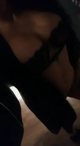 I put my inbox on auto-reply so who gives me an upvote will get instantly a nude and surprise