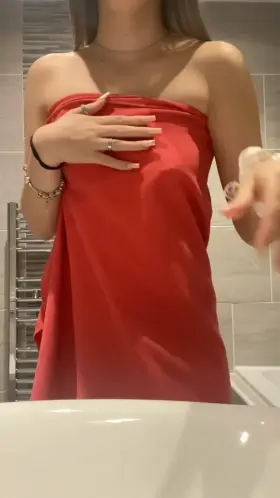 can my 19 y/o pussy have a seat on your cock? 👉👈🥺