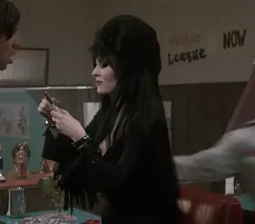 Cassandra Peterson - Elvira Mistress Of The Dark (1988)