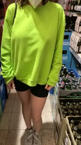 I love getting riskier and riskier with those titty drops🤭