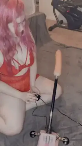 My new favorite toy 😈 if I never leave my bedroom, this is the reason (;