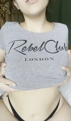 Put your face between them , I want to feel your lips