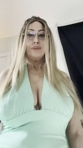 Imagine if I'm on top of you 😈 Check my profile if you want to see me naked 😇