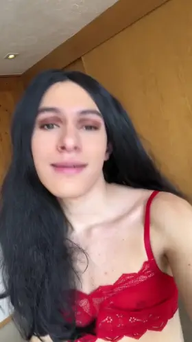 Pov: You’re about to suck my girl dick 😘