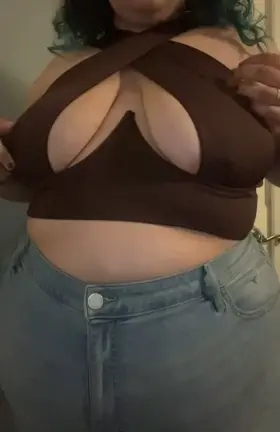 I think we should have a titty drop on NYE 😜 I volunteer