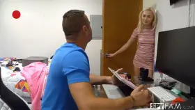 Chloe Temple - Stepsister Squirts On Stepbro’s Laptop