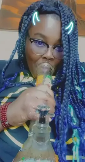 [f] tokes up, tits out