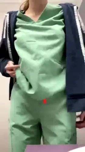 Who wants to watch Spider-Man with me ? 😉 [F]