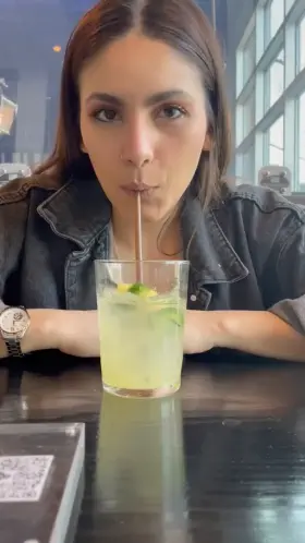 Pineapple jalapeño margarita are just like me : sweet and a little spicy [gif]