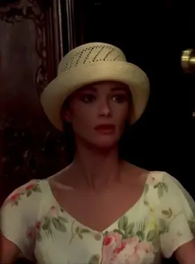 Lauren Holly - door reveal (and ass reveal)