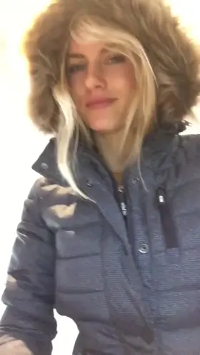 She is blonde bottomless and incredibly hot. Anyone can ID her? (From nsfw_gif btw)