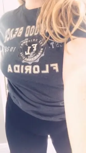 Short stack 😋 5’1 38 DD 😋