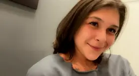 Would you give my innie a wet kiss? 😍