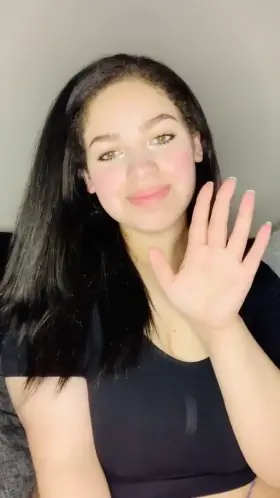 Just a 24 year old mom who likes shaking her ass😋