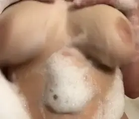 Soapy drops for tonight, enjoy the jiggle🌙💙 (OC)