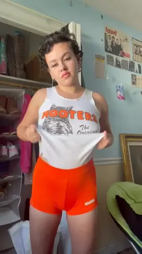 Femboy hooters boob drop 🧡🧡 (ftm)