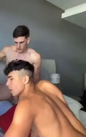 [hunt] who is the bottom or anyone else in the vid