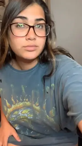 can i squish you with my thighs? 💖