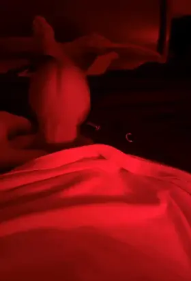 Anyone is down to have some late night sex under the red lights? 😋