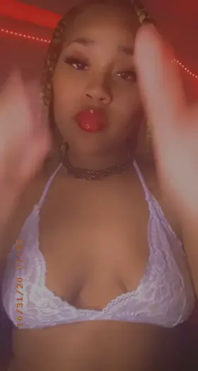 Do you guys like my natural boobs?🤍