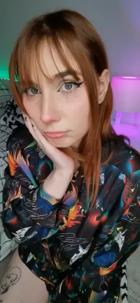 Which is better, strong love or burning passion?