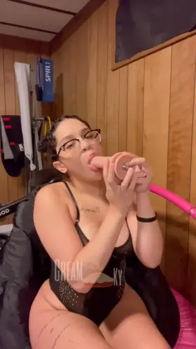 Would you fuck my throat?🥴