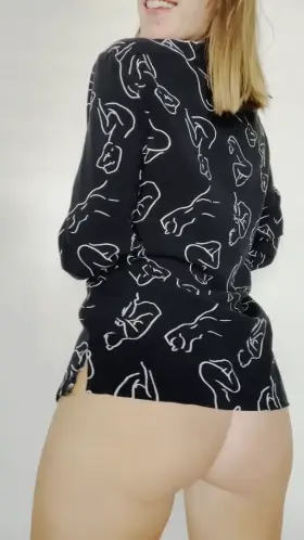 Do you like my pregnancy bod? 🤰