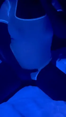 Properly high for 4/20 but still humpless on hump day. Wanna change that? 😏