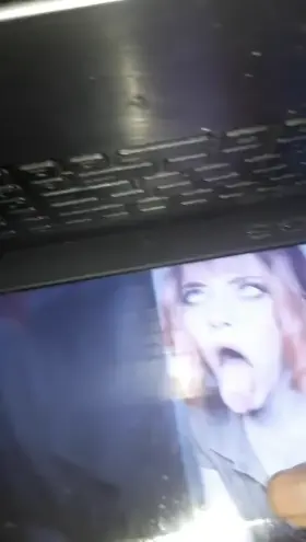 My first cum tribute and I gave it to a random e-girl 😩