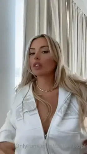 C0rinna K0pf new c0ntent f0lder l1nk In c0mment - F0lder B3l0w👇