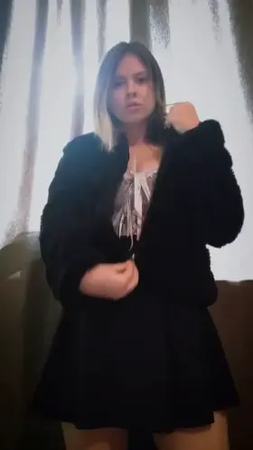 I wanna fuck one lucky redditor multiple times, who want's to be the first one?😋