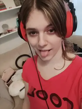 I'd like to thank estrogen for providing me with two titties to grope while waiting to respawn 🥺 ❤️