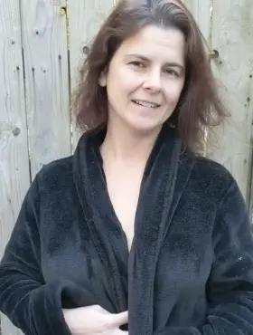 Neighborhoods favorite married milf :)