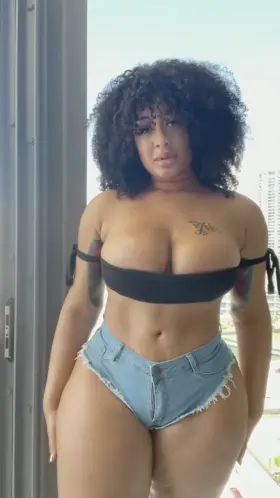 Kristiana Get her Free F0lder Below👇