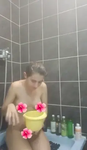 [OC/F18] A little shower performance, ignore my sucky hair pls lol