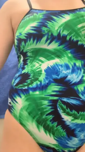 Just had to show off my red udders while at the pool, so many bwc’s there I couldn’t help myself 🤤