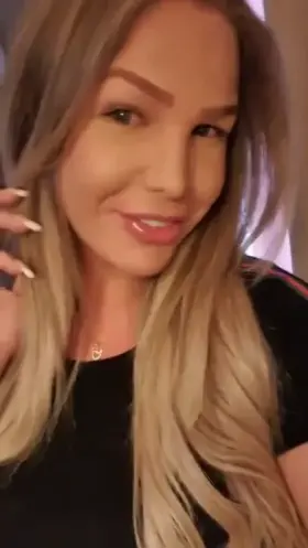 A sexy hello from Myrelly Mello