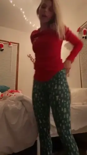 Another day, another piece of Ass Worship for gooners. Jordyn Jones wants to ruin us this christmas.